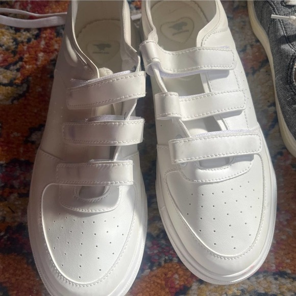 Rocket Dog Velcro closure sneakers Size 10 - Picture 1 of 5